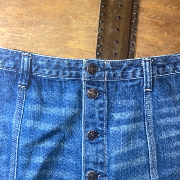 Abercrombie and Fitch denim mini skirt - Picture 6 of 8